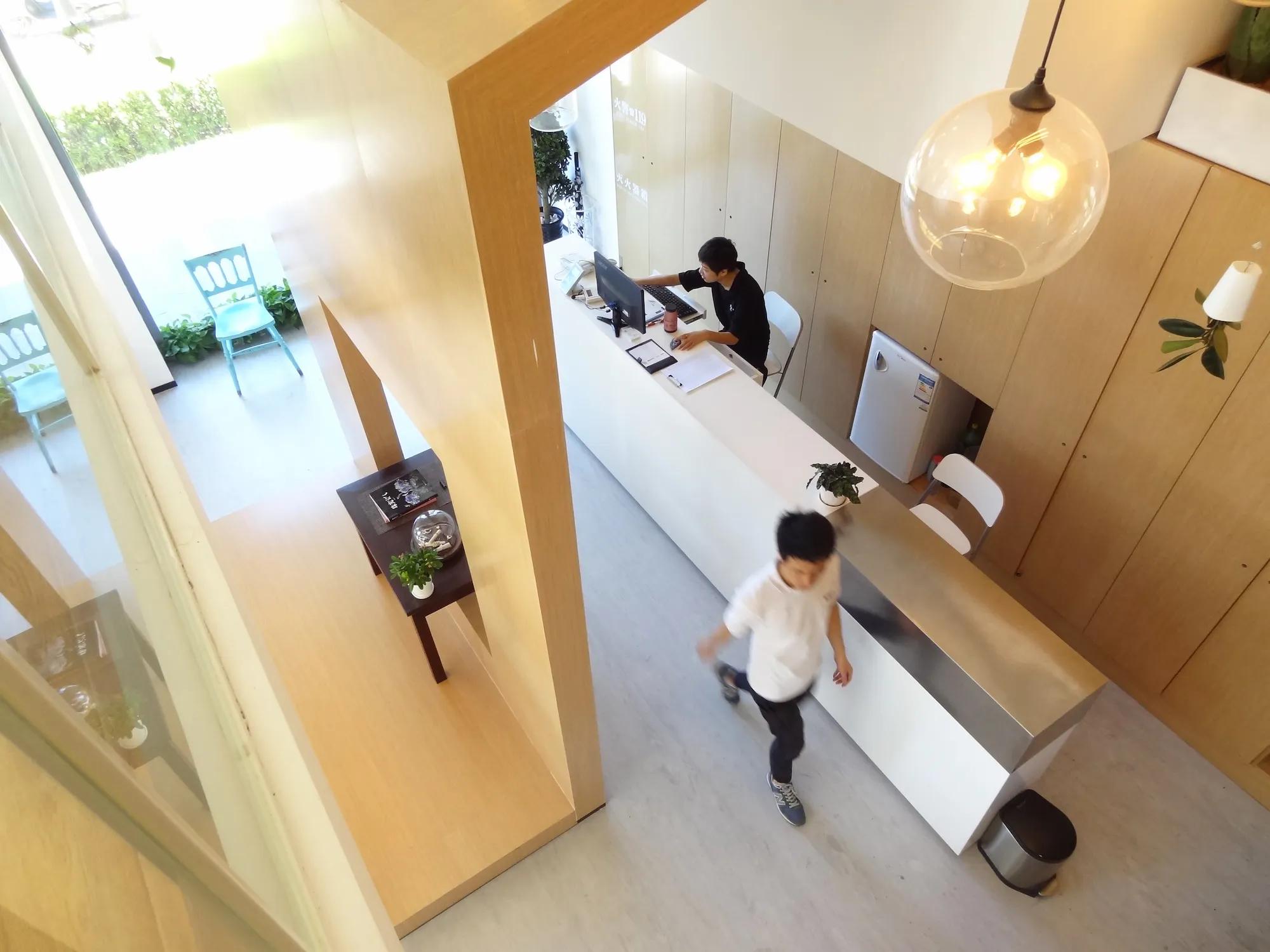 hbi-hair-Salon-interior-04