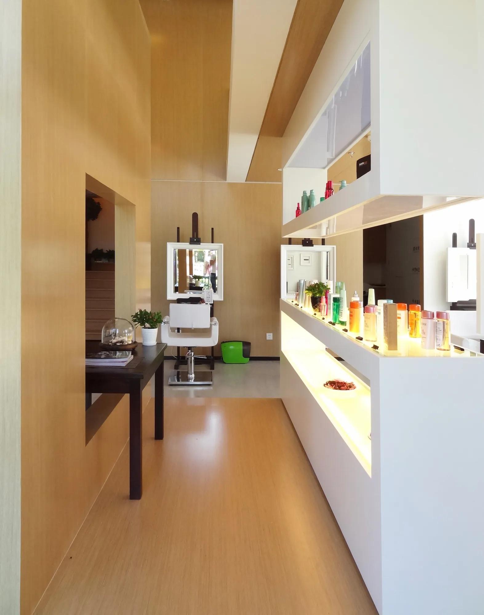 hbi-hair-Salon-interior-06
