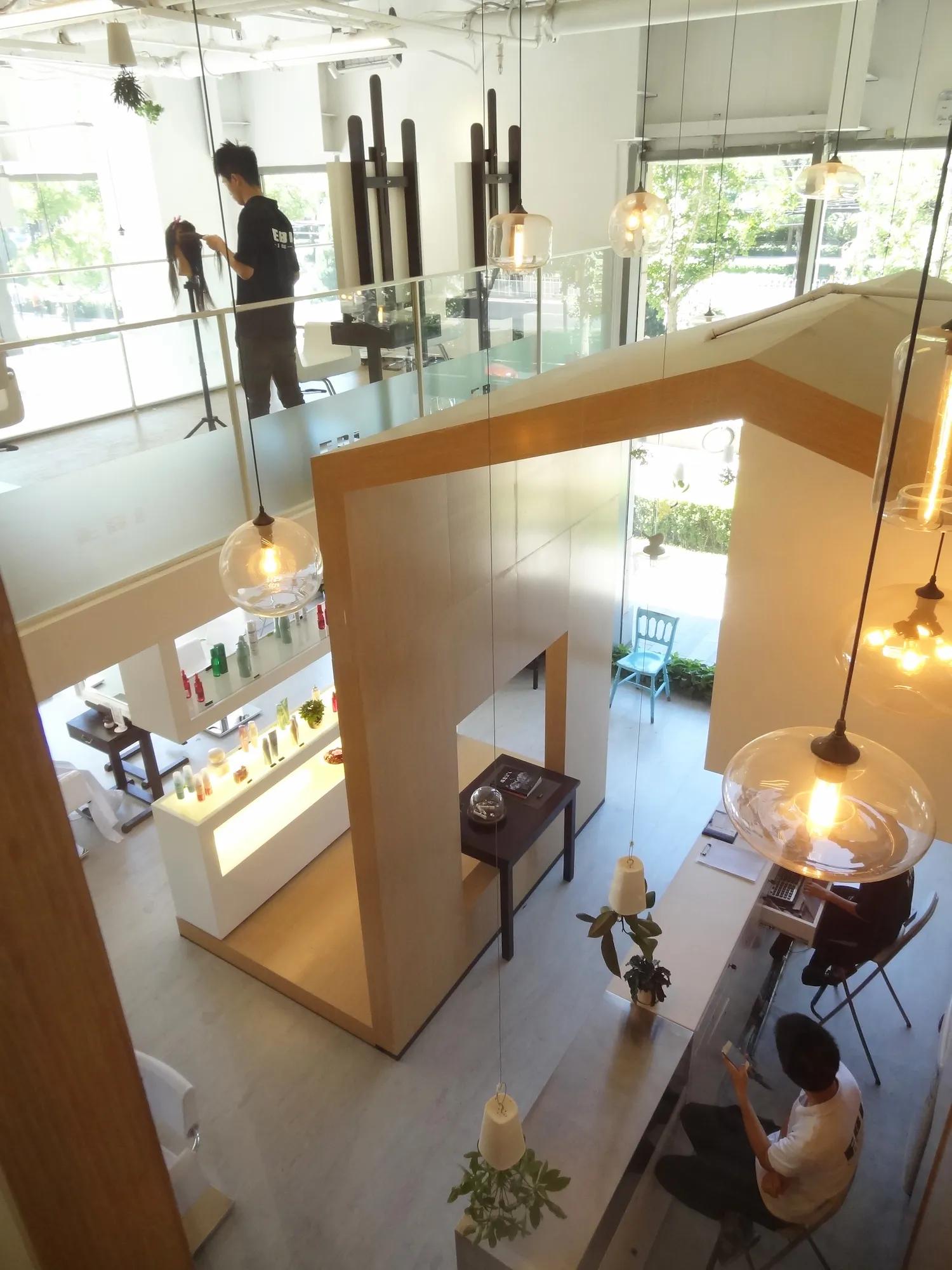 hbi-hair-Salon-interior-08