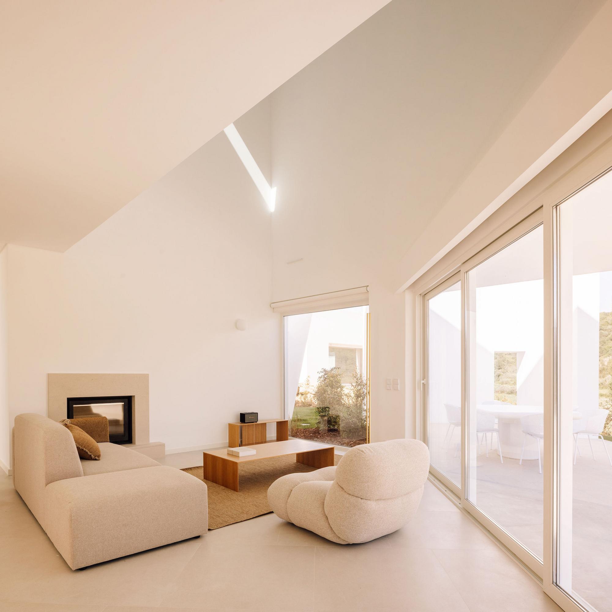 casa-mogos10-living-room-08