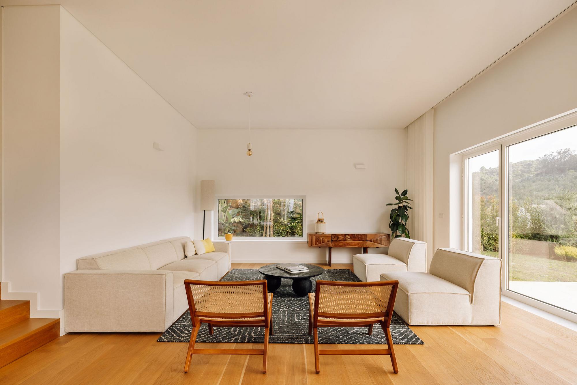 casa-mogos6-living-room-01
