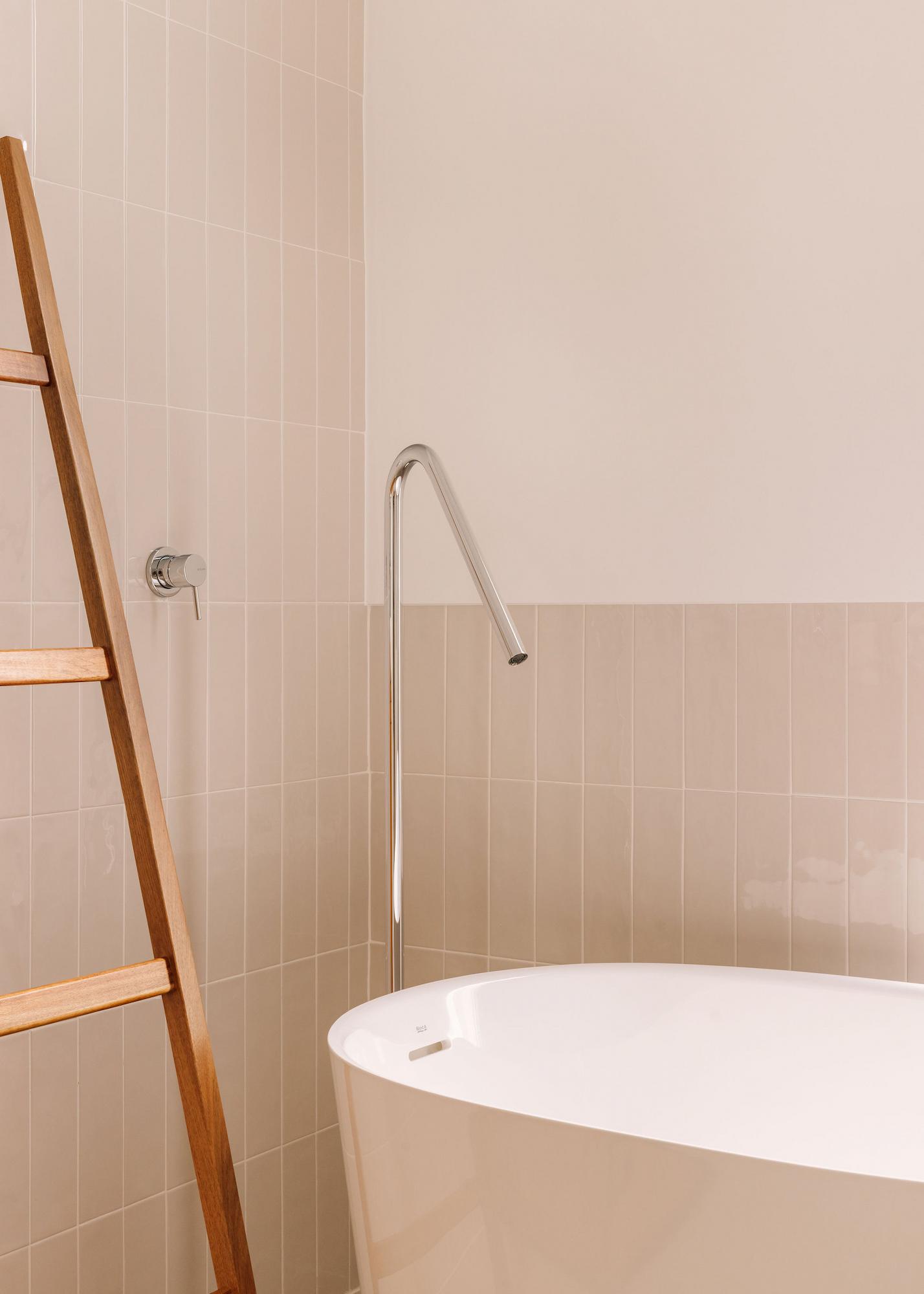 casa-mogos10-bathroom-01