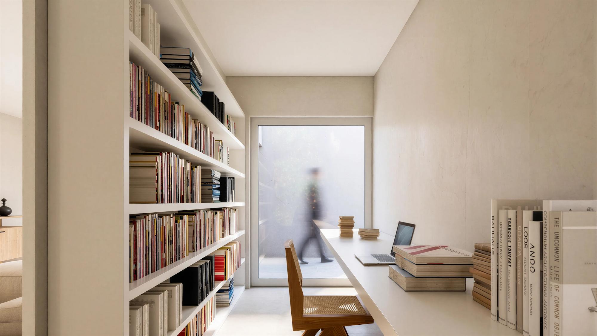 casa-zambujal-patio-office-interior-01