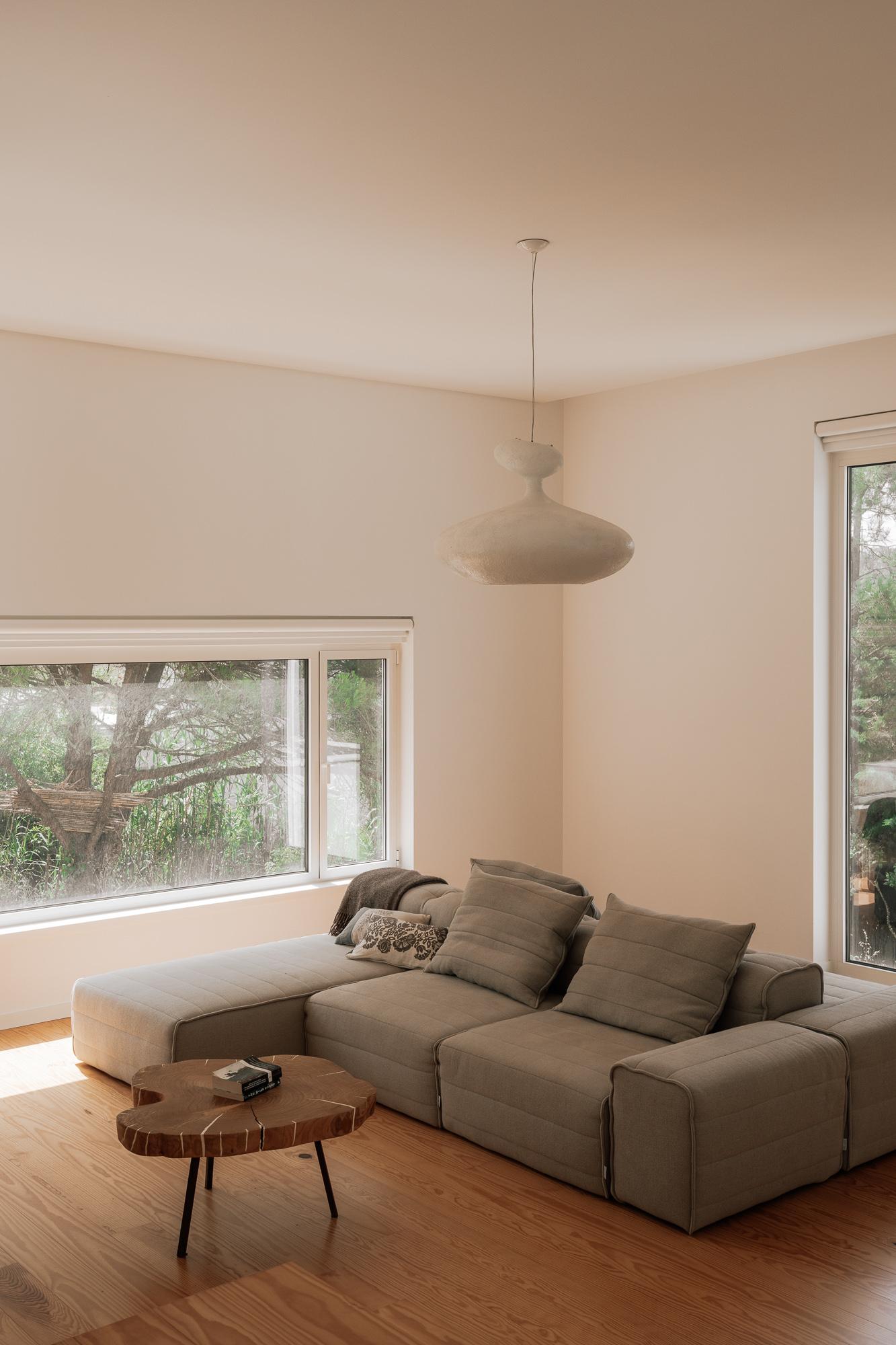 casa-pucarica-living-room-01
